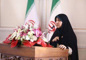 بهروزآذر: روایت واحد و واقعی از زن ایرانی به دنیا ارائه دهیم