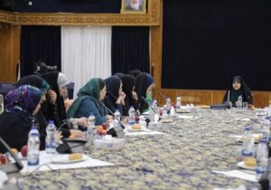 دیدار صمیمانه معاون رئیس‌جمهور با زنان خبرنگار در هفته زن