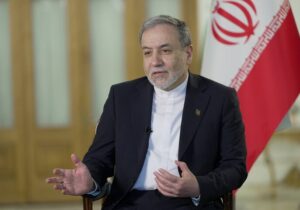 عراقچی: به دیکته آمریکا گوش نمی‌کنیم؛ مذاکره فقط بر اساس حقوق هسته‌ای