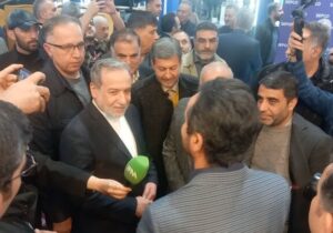 عراقچی نمایشگاه تخصصی فناوری‌های سبز و انرژی پاک را افتتاح کرد