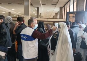 پایش بهداشتی بازگشت زوار عمره در فرودگاه کرمانشاه