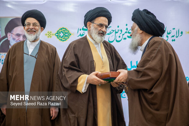 مراسم تجلیل از نیم قرن خدمات عالم مجاهد سیدرضا تقوی برگزار شد