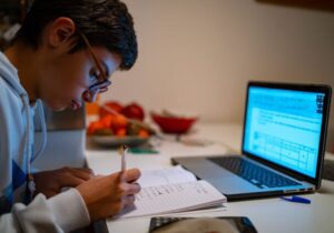 فعالیت مجدد «مدرسه تلویزیونی» + جزئیات برنامه‌های آموزشی