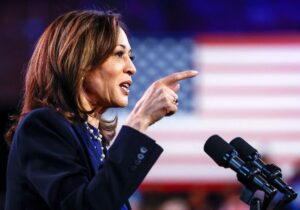 انتقاد تند کامالا هریس به سیاست ترامپ درمورد پیروی از اسرائیل و حمله به ایران