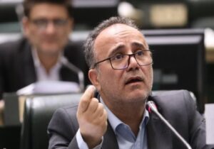 بازسازی فولاد مبارکه و فولاد خوزستان یک ضرورت فوری است / نقش بورس صرفاً جمعآوری سرمایه نیست