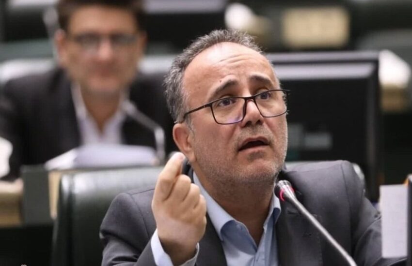 بازسازی فولاد مبارکه و فولاد خوزستان یک ضرورت فوری است / نقش بورس صرفاً جمع‌آوری سرمایه نیست