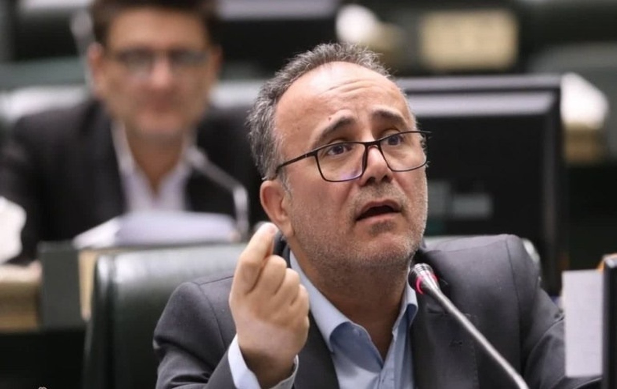 بازسازی فولاد مبارکه و فولاد خوزستان یک ضرورت فوری است / نقش بورس صرفاً جمع‌آوری سرمایه نیست