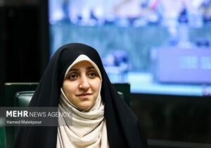 بهروزآذر: اینترنت طبقاتی یا پرو مغایر با سیاست‌های دولت چهاردهم است