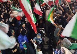 تجدید عهد مردم کردکوی در شب‌های همبستگی