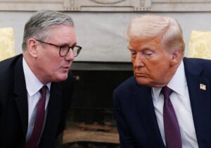 رایزنی نخست‌وزیر انگلیس و ترامپ درباره پیامدهای توقف تردد در تنگه هرمز