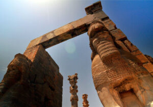 فقدان نهادی‌سازی دانش و تضعیف پیوند مخازن معرفتی