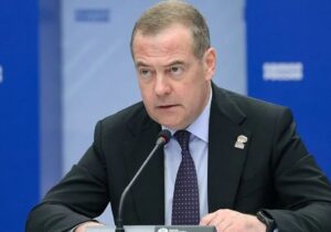 واکنش مدودف به اظهارات ترامپ درباره نفت ایران