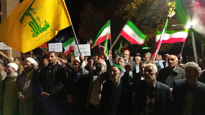 آوج در شب هشتادوهشتم؛ تداوم حضور مردمی در حمایت از ایران