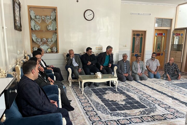ابلاغ پیام قالیباف به خانواده پرستار شهیده