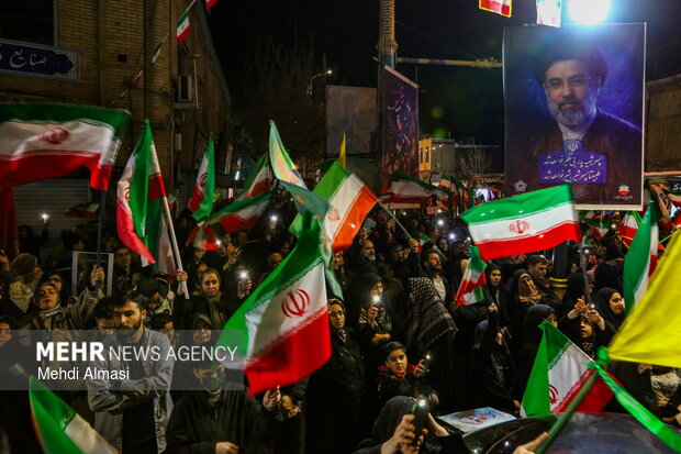 اجتماع باشکوه زنجانی‌ها در نود و یکمین شب حضور در میدان دفاع از وطن
