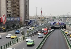 اشتباه عجیب روی بیلبورد نصب شده در خیابان‌های تهران خبرساز شد+ عکس