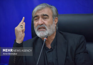 ایران از خطوط قرمز خود عقبنشینی نخواهد کرد