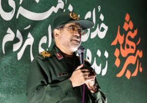 ایستادگی و مقاومت آگاهانه، رمز پیروزی در برابر دشمنان است