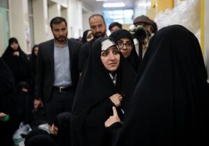 بازدید بهروز آذر از مدرسه‌ شهدای محمدیه در محله هرندی تهران