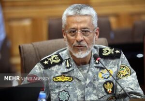 دریادار سیاری: مسیر موفقیت کشور از راه شهدا می‌گذرد
