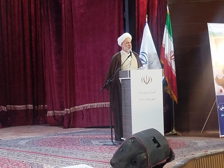 رحیمی:معلمان پیام‌آوران ایمان و آینده روشن کشور هستند