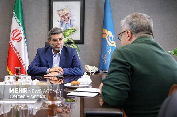 روایت آقای مدیر از «شوکهای بزرگ»؛ هنرمندان را با عملکردشان قضاوت کنیم روایت آقای مدیر از «شوکهای بزرگ»؛ هنرمندان را با عملکردشان قضاوت کنیم