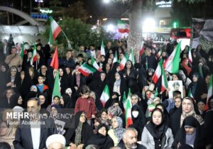 موج هفتاد و نهم از حماسه حضور سنندجی‌ها در میدان آزادی