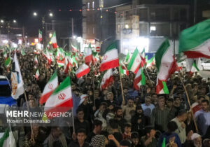 هفتاد و پنجمین شب ایستادگی مردم میناب در میدان