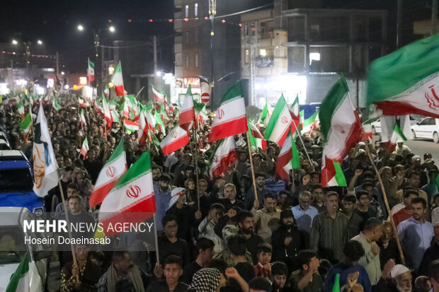 هفتاد و پنجمین شب ایستادگی مردم میناب در میدان