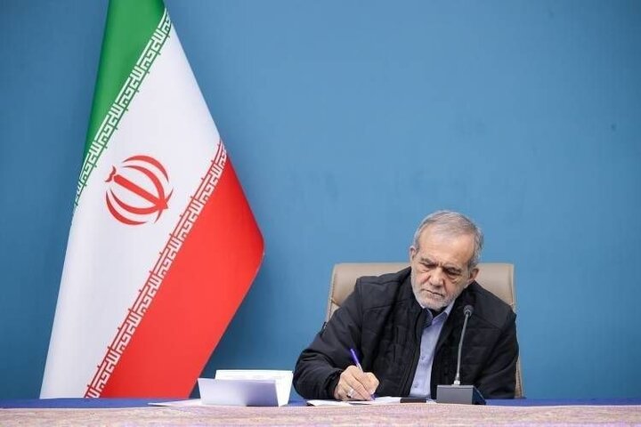 پزشکیان در پیامی درگذشت والده کولیوند را تسلیت گفت