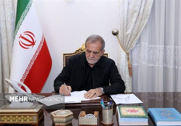 پزشکیان: نمایشگاه کتاب نشانه زنده بودن اندیشه و پویایی فرهنگ است