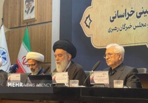 آیت‌الله حسینی: فعالان اقتصادی سرداران جبهه جنگ اقتصادی هستند