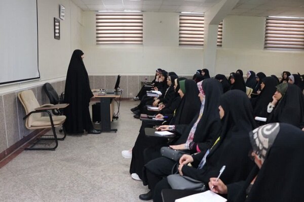 ارزیابی یک مدرسه در گرمسار؛ تأکید مشاور وزیر بر استانداردسازی آموزش