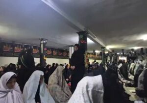 اقامه نماز ظهر عاشورا همزمان با سایر نقاط کشور در منطقه حصارک کرج