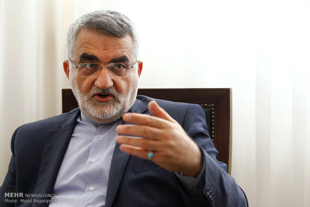 تفاهمنامه نباید به تصویب مجلس برسد؛ ایران دانش هستهای را رها نمیکند