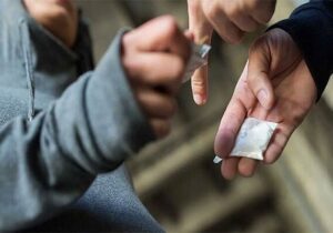 دستگیری ۶ خرده‌فروش مواد مخدر در چگنی