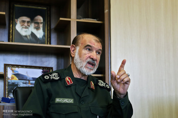 سردار اسدی: هنوز برگهای برنده خود را برای مقابله با دشمن رو نکردهایم