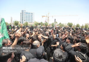 شاهرود، حسینیهٔ ایران؛ جایی که خیابان‌ها، تکیه‌گاه عشق می‌شوند