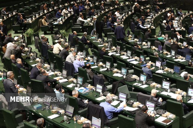 صحن علنی مجلس هفته پس از تشییع پیکر رهبر شهید انقلاب برگزار می‌شود