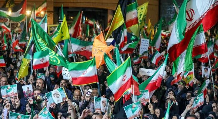 صدمین شب میدان‌داری گلستانی‌ها؛ حمایت پرشور مردم از پاسخ موشکی ایران