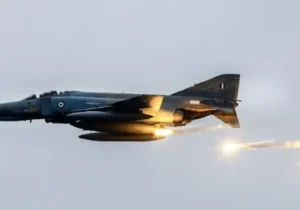 مقایسه جنگنده‌های F-16 و F-4E / راز برتری غول آمریکایی چیست؟