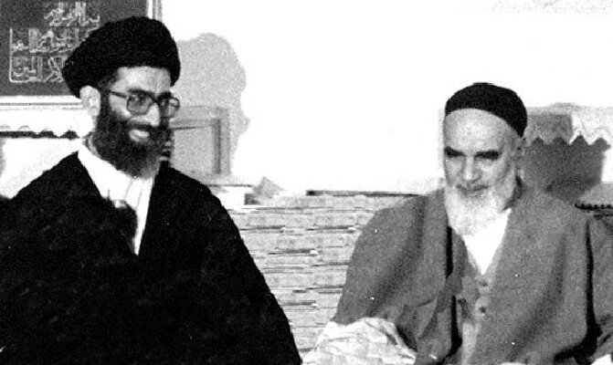 مکتب رهبر شهید از صحنه عمومی باید به میدان علم بیاید