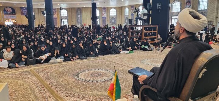 همایش جهانی شیرخوارگان حسینی در مصلای بزرگ ایلام برگزار شد