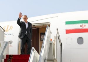 پزشکیان عازم پاکستان شد