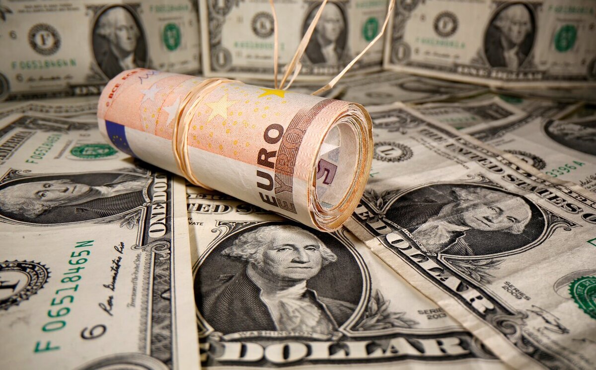ابهام در سرنوشت میلیاردها دلار ارز صادراتی / چرا دلارها به مسیر رسمی برنمی‌گردند؟