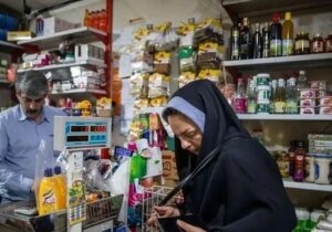 سوپرمارکت‌های مسیر تشییع ۲۴ ساعته شدند