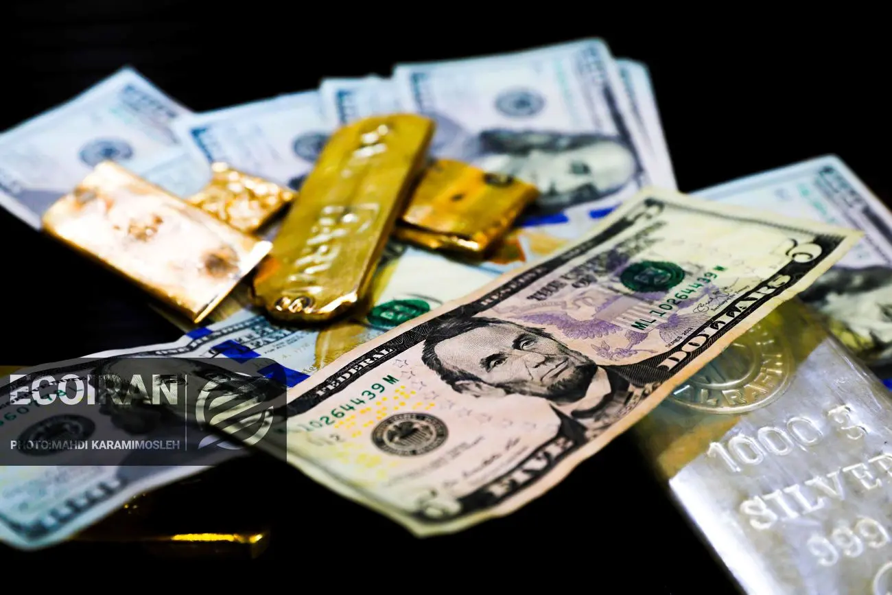 قیمت طلا و دلار امروز دوشنبه ۲۲تیر/ کاهش قیمت طلا، افزایش قیمت دلار + جدول