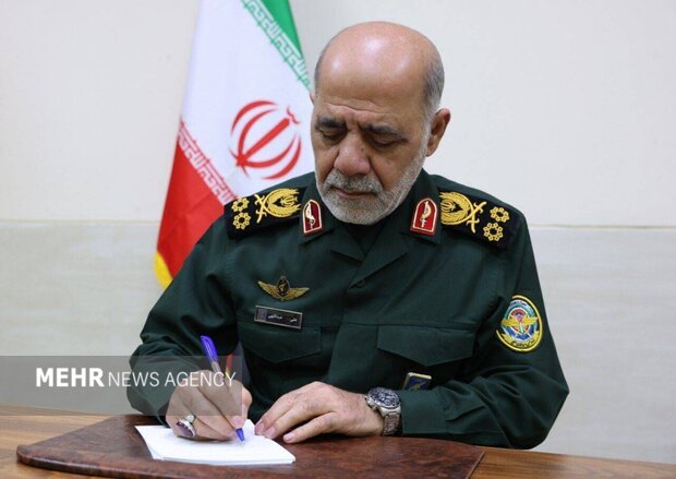 پیام تبریک فرمانده قرارگاه مرکزی خاتمالانبیا به محسن رضایی