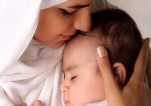 تحلیل فقهی بر معیار چند مادری در فرض رحم جایگزین