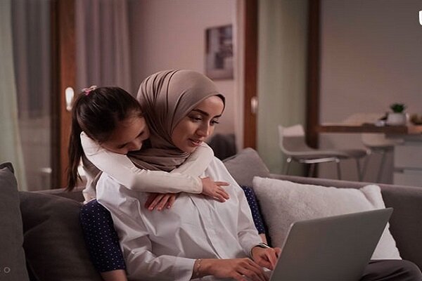 ترک اجباری شغل بهای مادر شدن؛ قانون چه میگوید؟